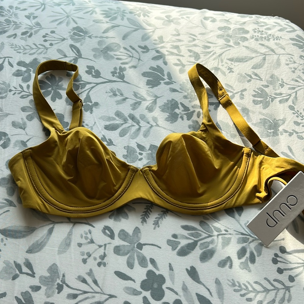 New CUUP satin BRA 32B gold color